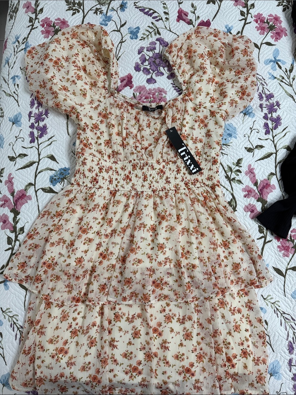 Trixxi Cream Floral Puff-Sleeve Tiered Dress